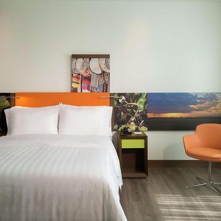 Hampton By Hilton Yopal Hotel Exterior foto